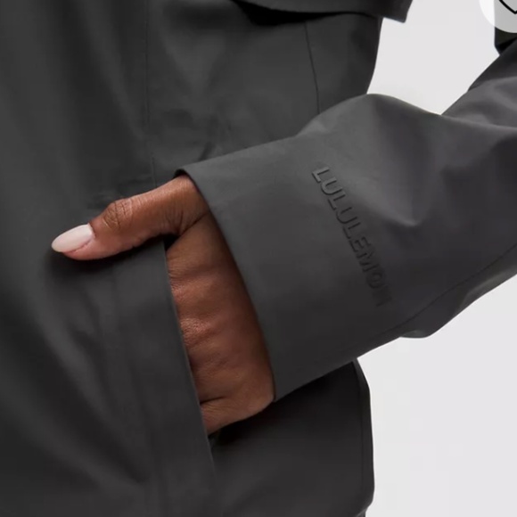 LULULEMON Rain Rebel Jacket.NWOT. - Picture 10 of 13